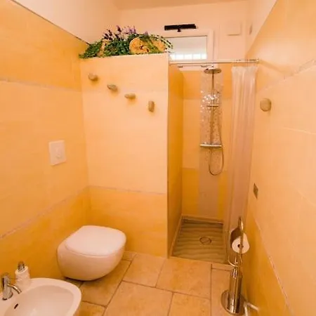 ヴィラ Seconda Stella A Destra